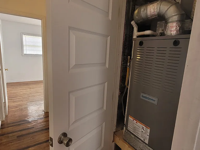 2733 Hilltop Dr — Photo 6