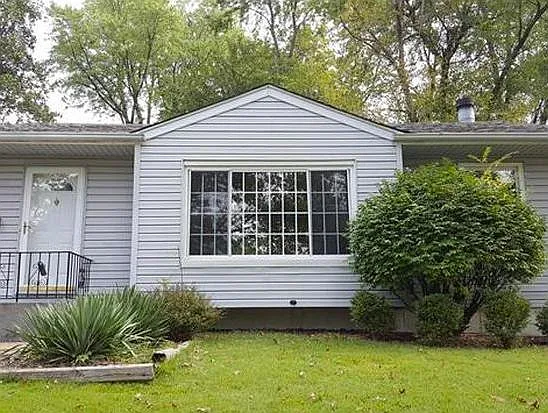 324 Ballman Ave photo 1