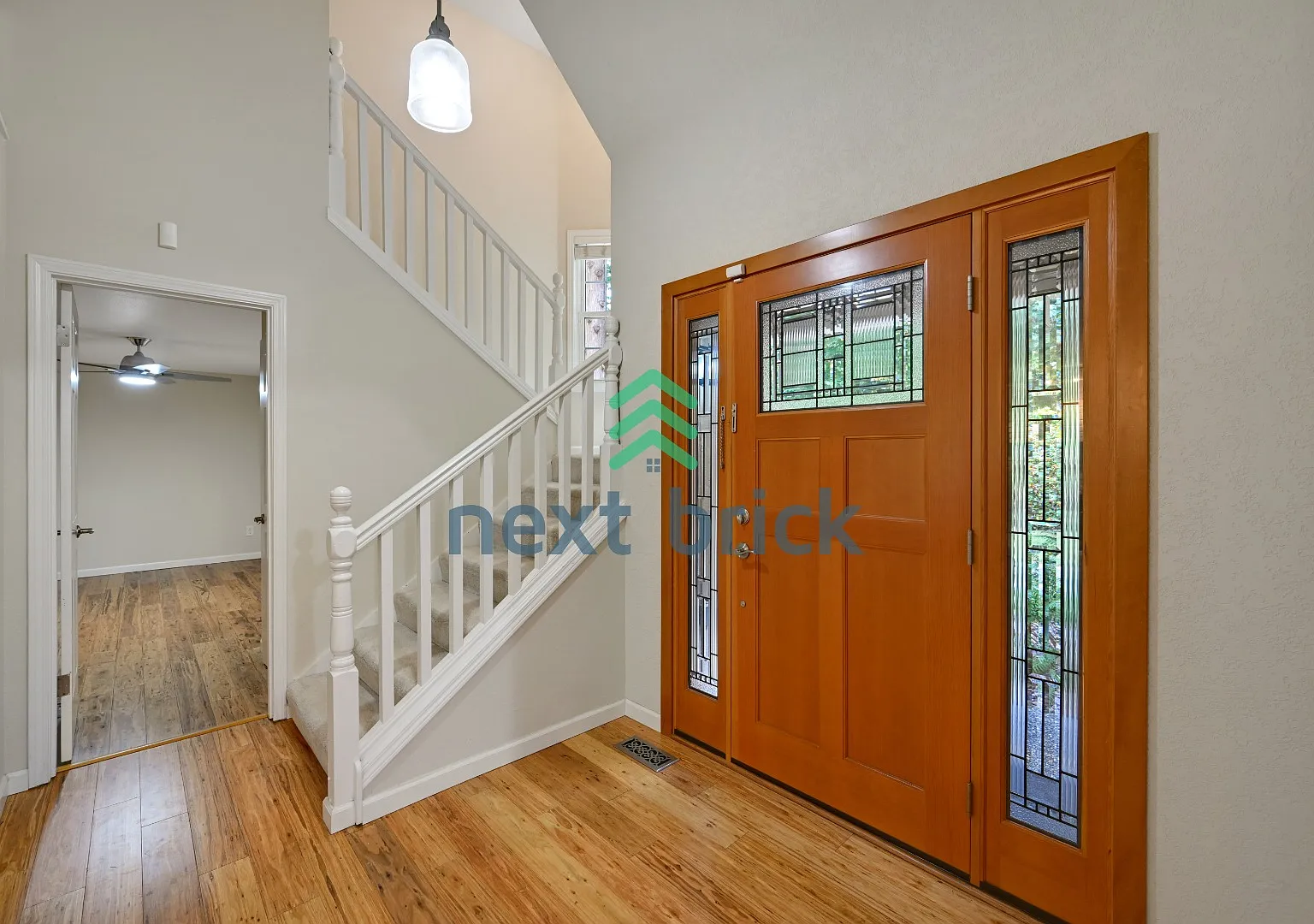 Spacious 5-Bedroom Haven with 3 Full Baths in Redmond Your Dream Home Awaits! — Photo 2
