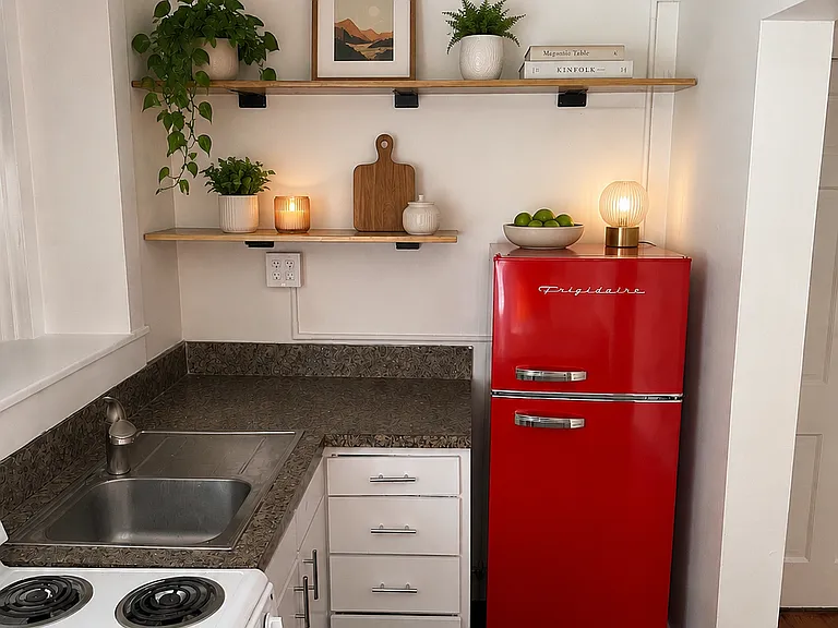 112 E Harris St #101 — Photo 2