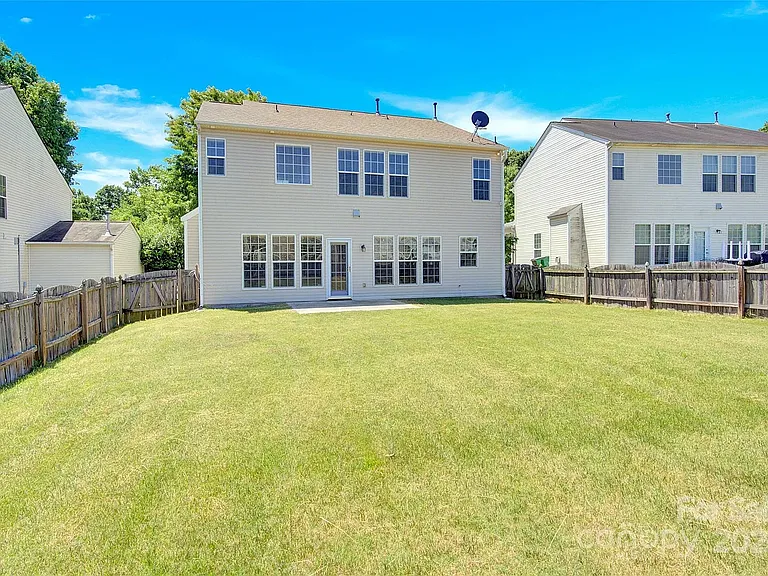 11239 Cypress View Dr — Photo 36