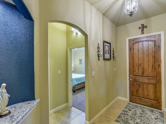 3rd image of 120 Donna Cir