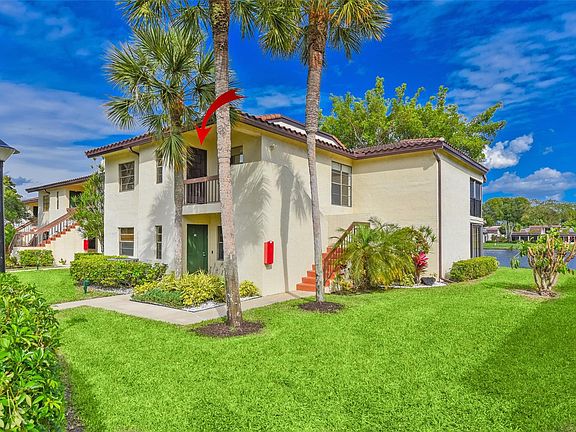 2nd image of 21827 Arriba Real #L