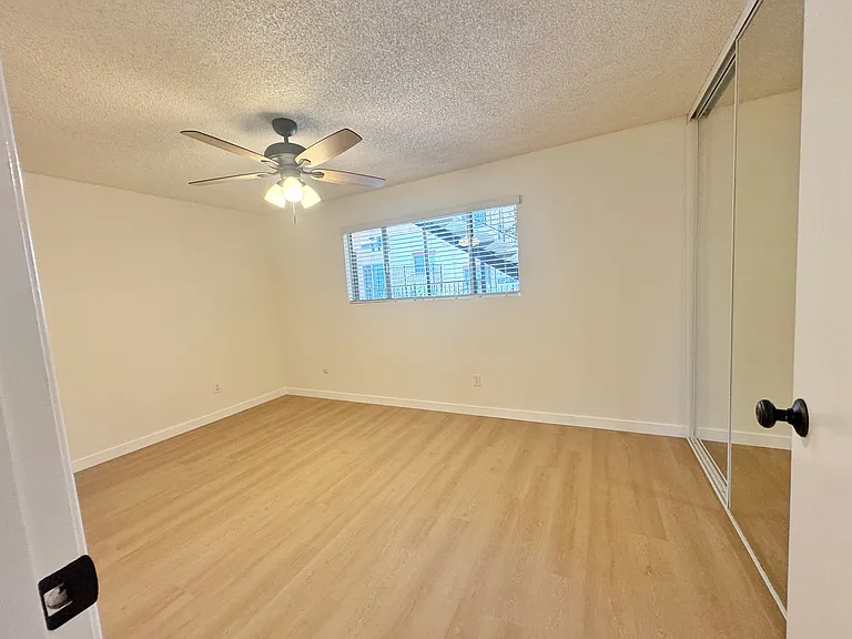 3966 Cleveland Ave #6 — Photo 24