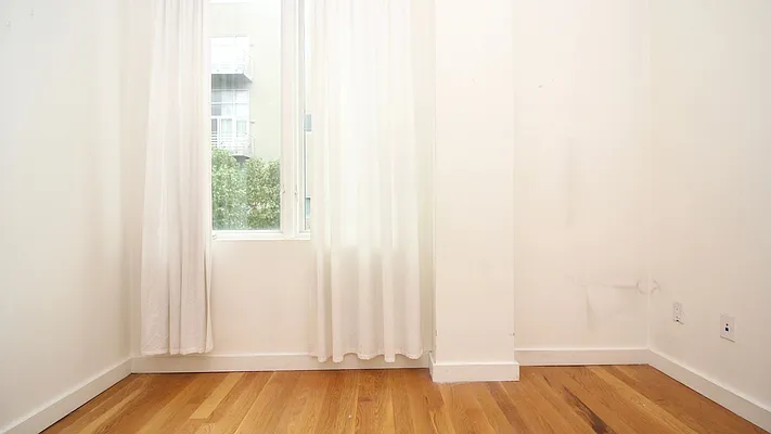 Rented by Nooklyn NYC LLC | media 6