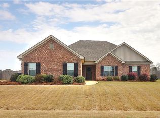 82 Summer Loop, Deatsville, AL 36022