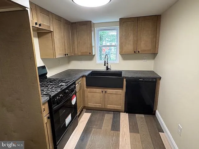 2185 E Wheat Rd #D — Photo 8