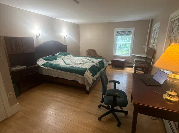63 Taylor St, Nashua, NH 03060
