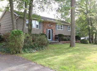 1 Hearthstone Dr, Wappingers Falls, NY 12590