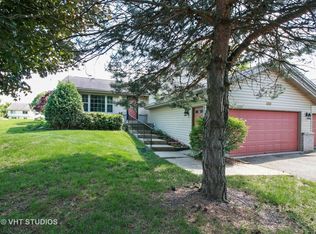 130 Pembroke Rd SW, Poplar Grove, IL 61065