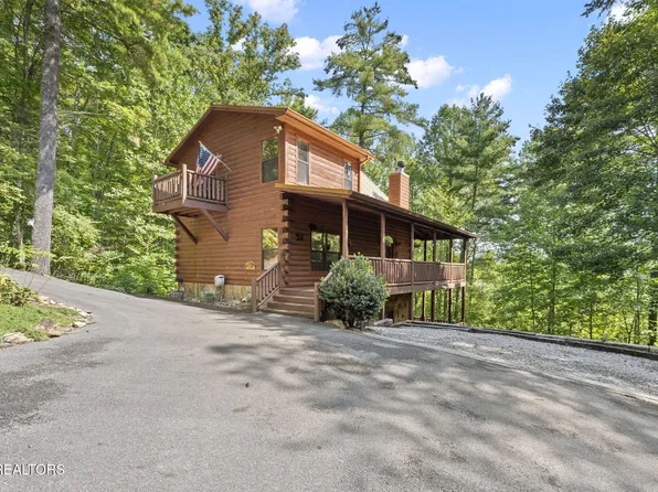 2439 Woodside Ln, Sevierville, TN 37862