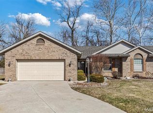 3216 E Leverett Ct, Alton, IL 62002