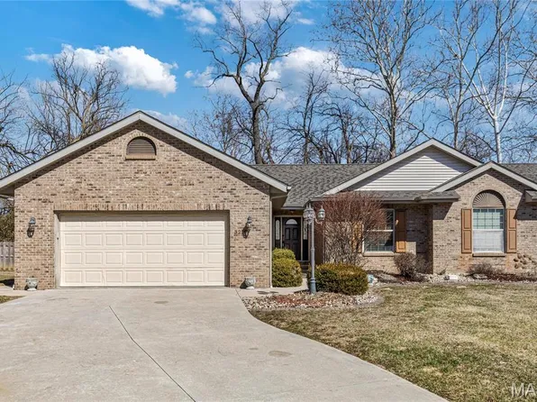 3216 E Leverett Ct, Alton, IL 62002