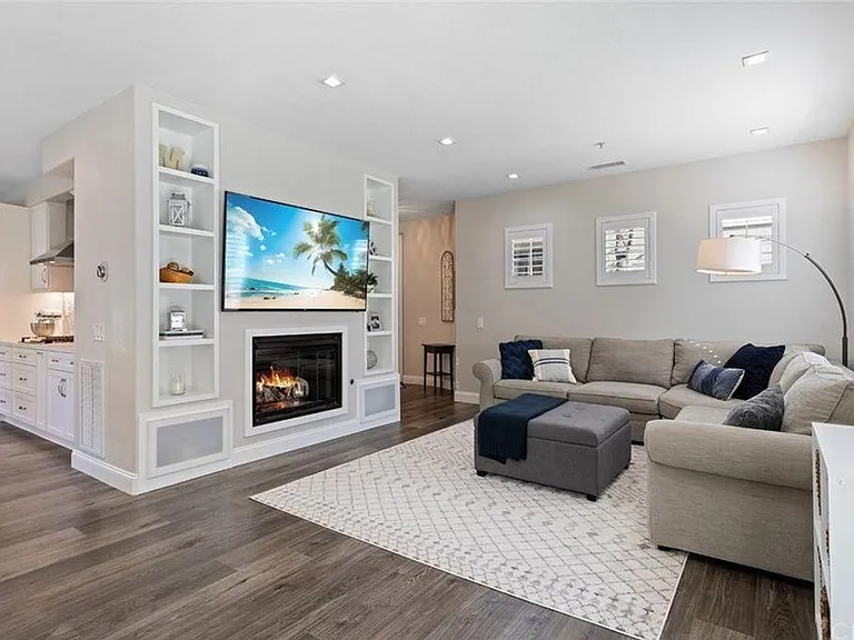 22 Fieldhouse — Photo 14