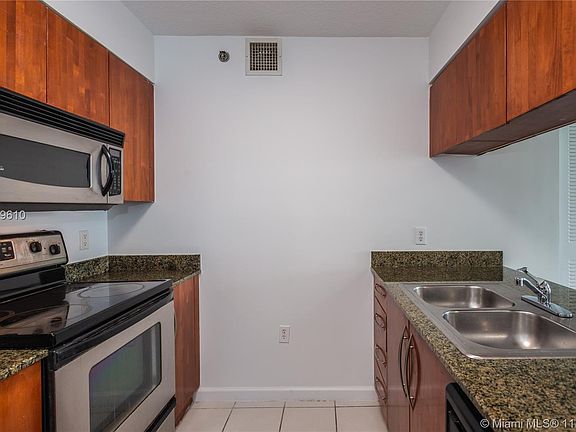 4th image of 1200 Brickell Bay Dr #D2