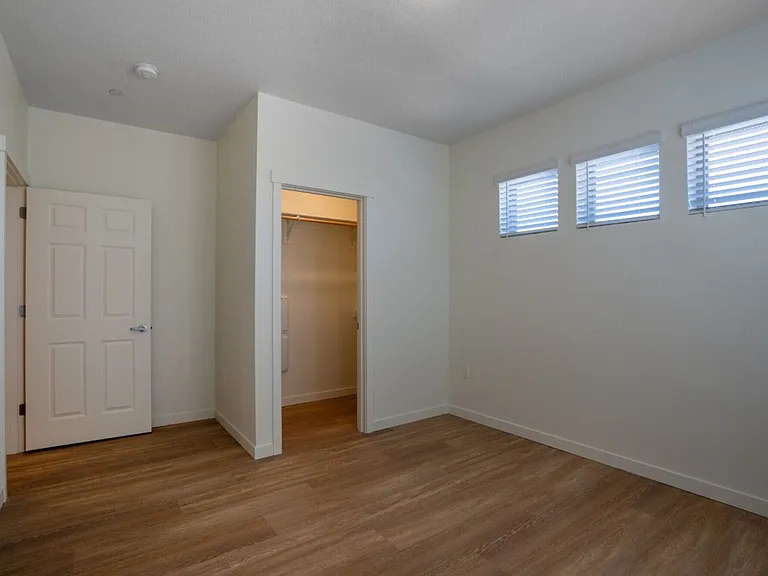 22025 NE HALSEY ST. — Photo 58