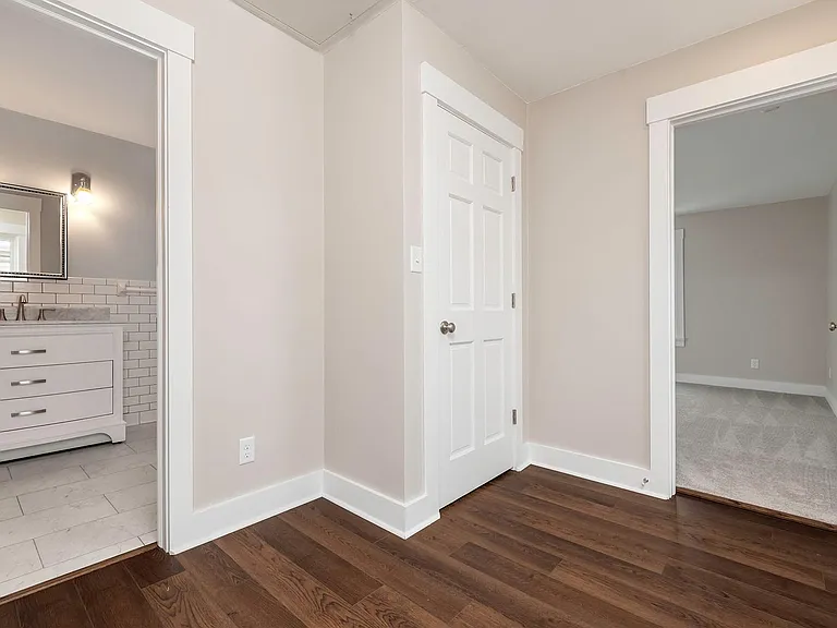 127 E 18th Ave — Photo 10
