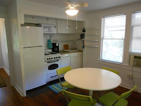 5th image of 3085 Mary St #B