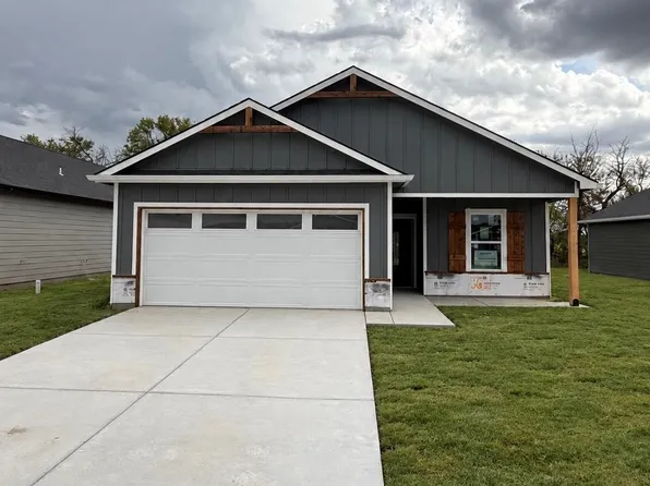 3611 E Bearsden St, Derby, KS 67037