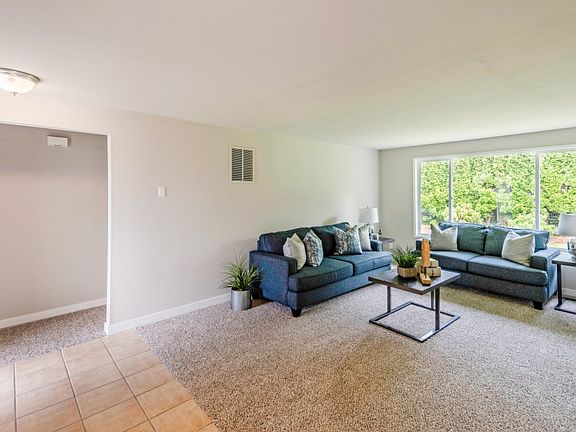4th image of 4843 Seafair Dr