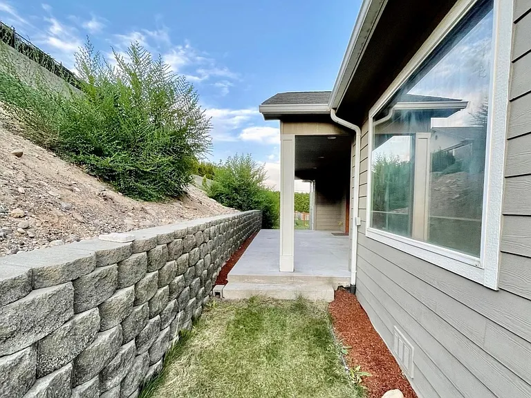 5805 Englewood Ave — Photo 25