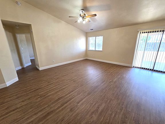 2nd image of 1139 W Glenn Ct