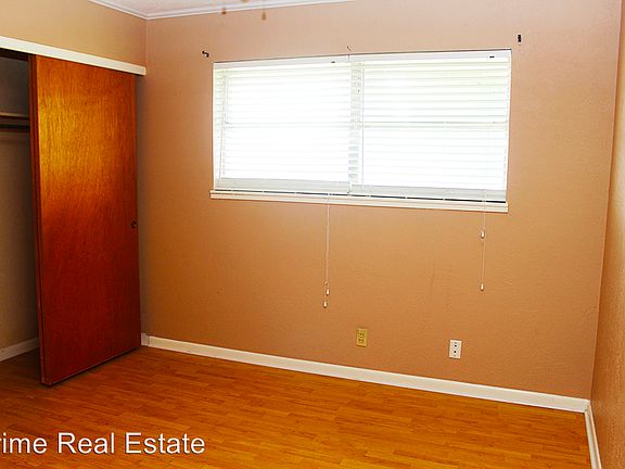 3rd image of 5901 Killarney Dr