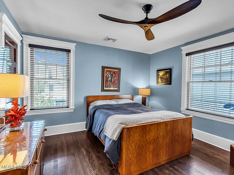 703 7th Ave — Photo 24