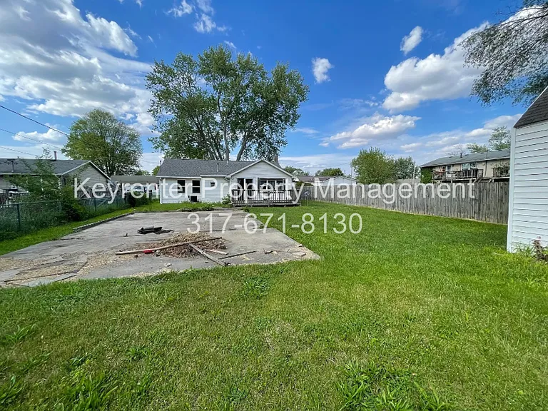 1027 E 4th St — Photo 20