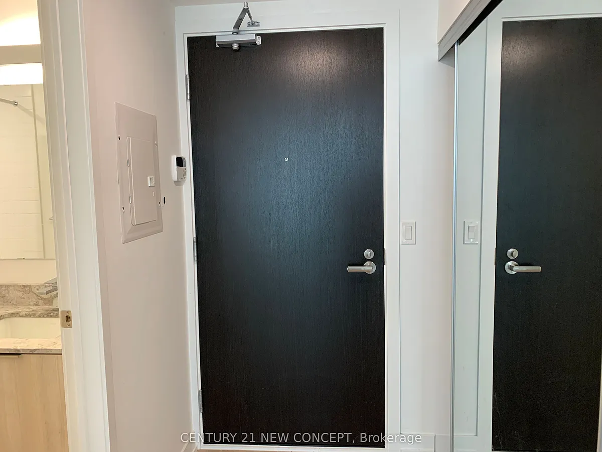 Building Photo - 501 Yonge St #1603