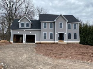 26 Spur Ln, Newington, CT 06111