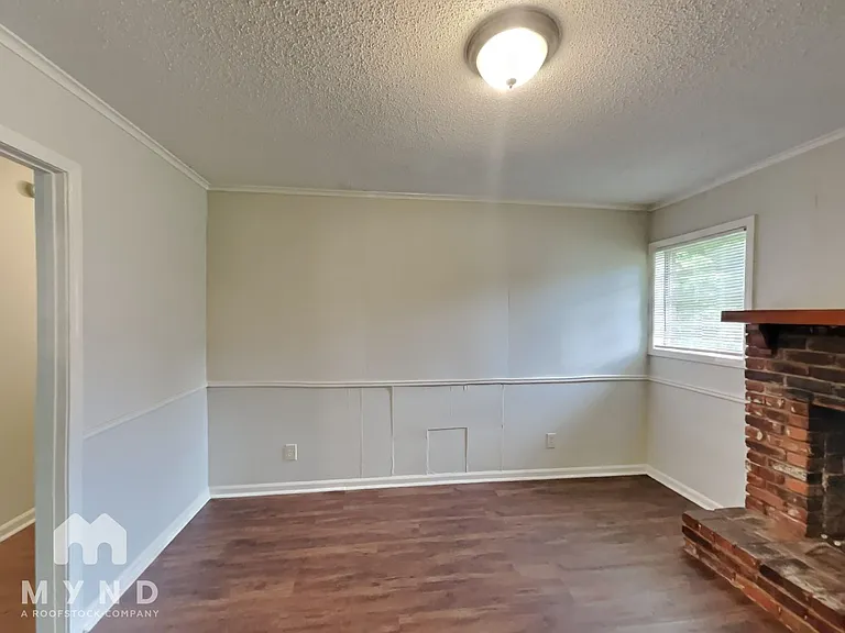 2274 Ashland Dr — Photo 11