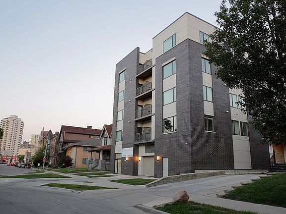 2nd image of 1809 N Cambridge Ave APT 409