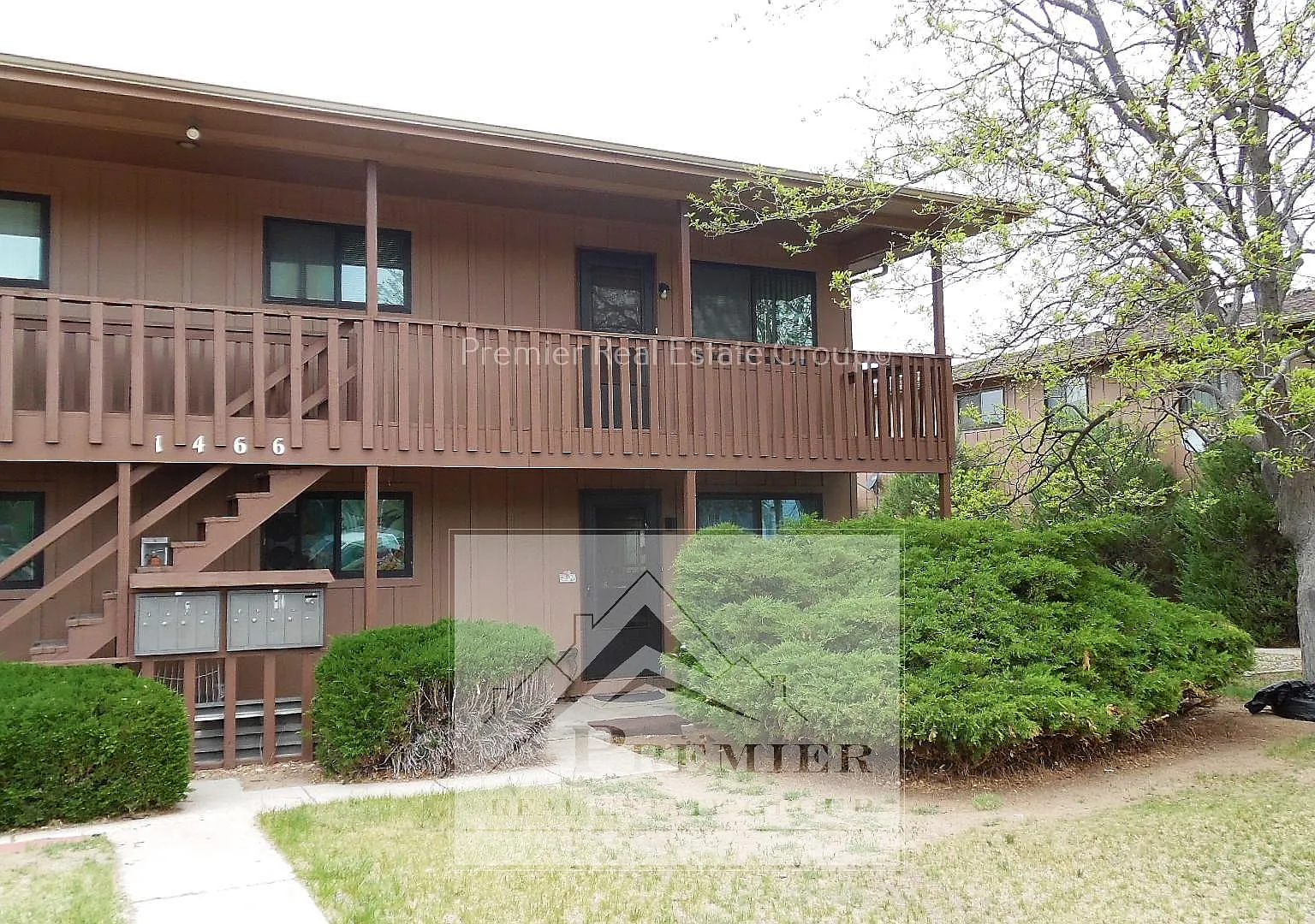 1466 Hathaway Dr — Photo 1
