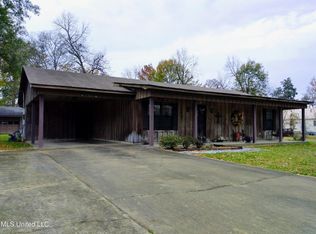 207 N Fulton St, Isola, MS 38754