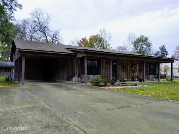 207 N Fulton St, Isola, MS 38754