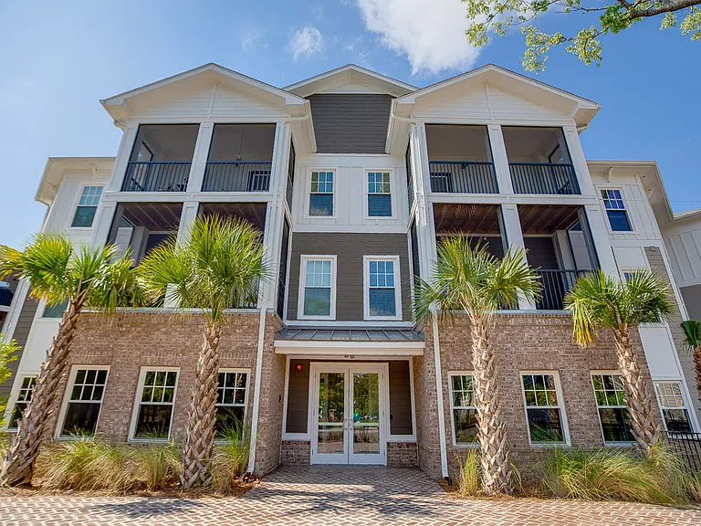 Proximity Residences Charleston — Photo 1