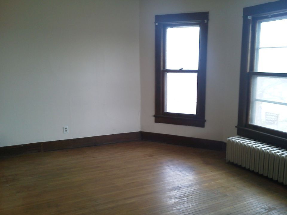1st image of 416 W North St APT 4
