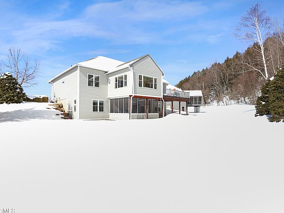 5th image of 581 Red Barn Rd