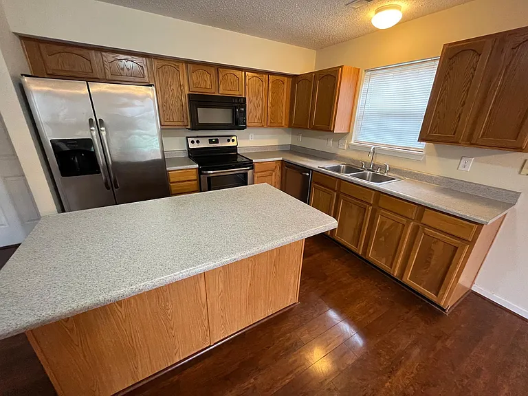 3168 Shadow Bend Dr — Photo 5