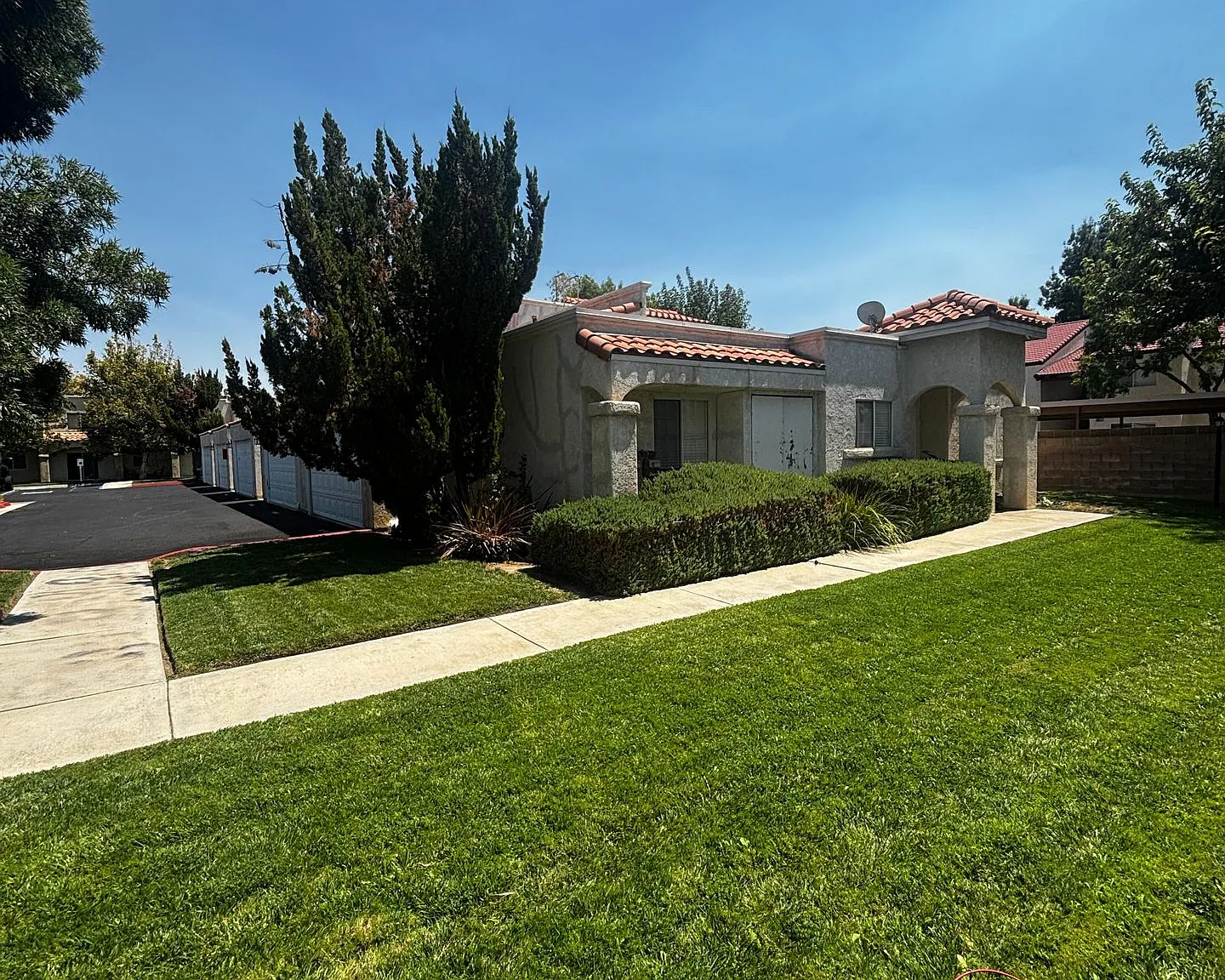 Desert Colony Townhomes — Photo 1