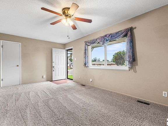 3rd image of 44 Glenmore Rd