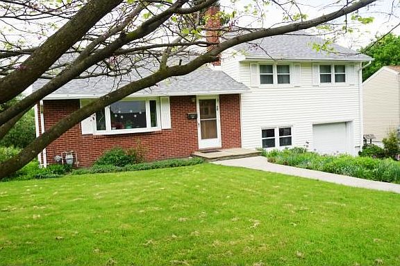 3rd image of 70 Kendall Ave