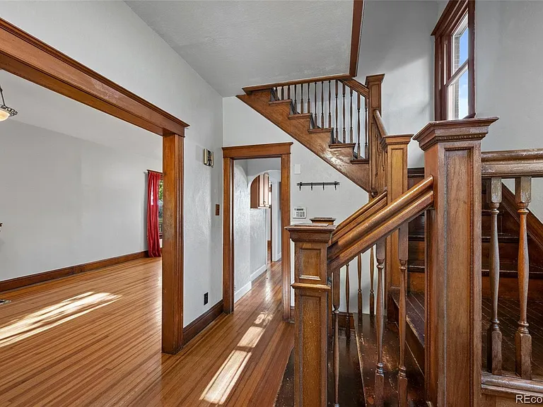 3019 N Gaylord St — Photo 2