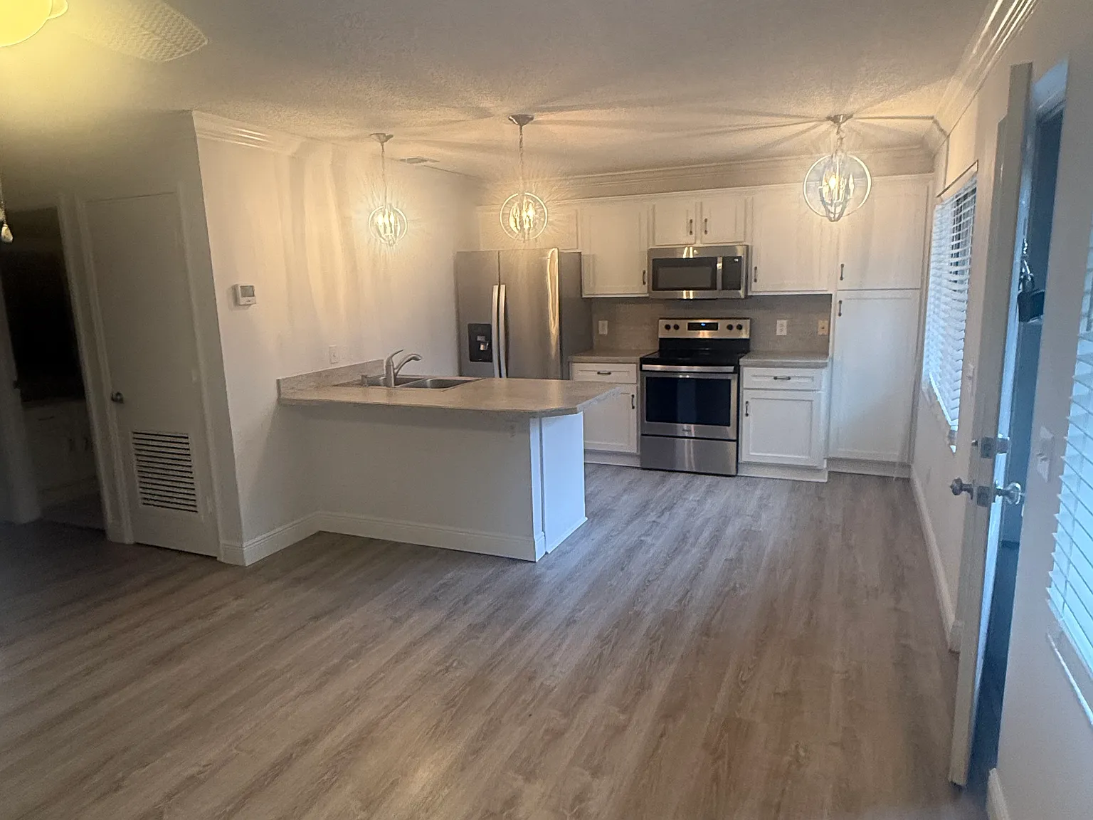 2 bed, 864 sqft, $1,450 — Photo 3