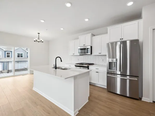 10254 Birchwood Cir, Victoria, MN 55318