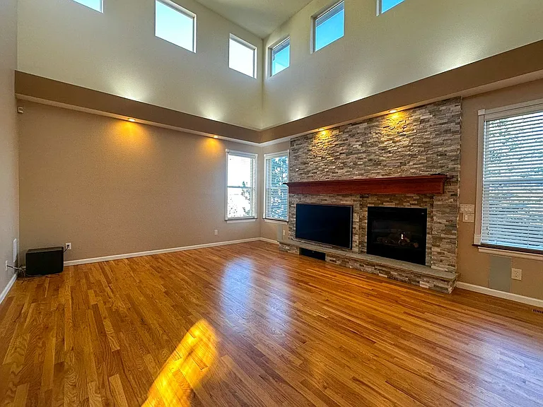 7856 Stonedale Dr — Photo 11