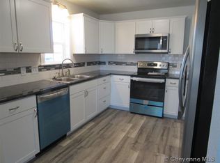 916 E 5th St, Cheyenne, WY 82007