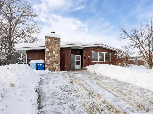 138 SW Father Mercredi St, Wood Buffalo, AB T9H 2A5