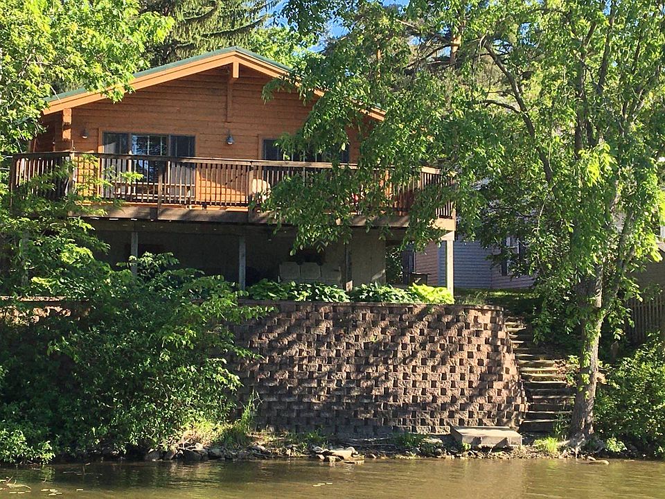 1st image of 219 Lake Shore Dr N